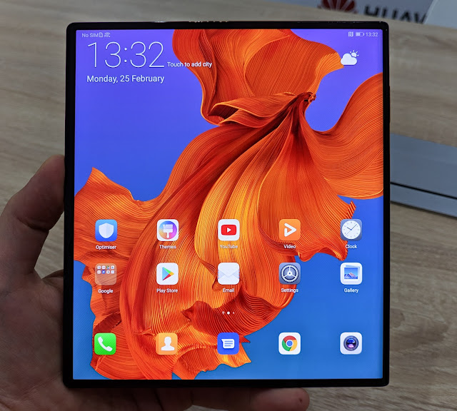 Huawei’s foldable phone, The Mate X