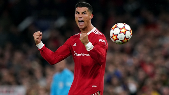 Cristiano Ronaldo menjaringkan gol kemenangan ketika Manchester United Mengalahkan Villarreal