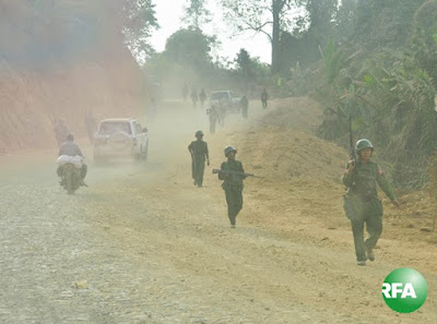  ကခ်င္ျပည္နယ္မွာ လႈပ္ရွားေနေသာ အစိုးရတပ္သားတခ်ိဳ႔ကို ၂၀၁၃ ခုႏွစ္ ဒီဇင္ဘာလကုန္ပိုင္းက ေတြ႔ရစဥ္ photo: RFA/ Kyaw Myo Min