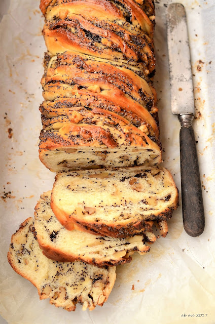 babka-alle-noci-e-semi-di-papavero