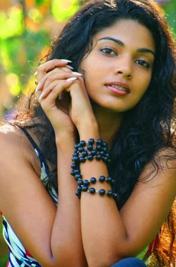 Marathi Actress  Heroine Pooja Sawant Photos  Wallpapers 