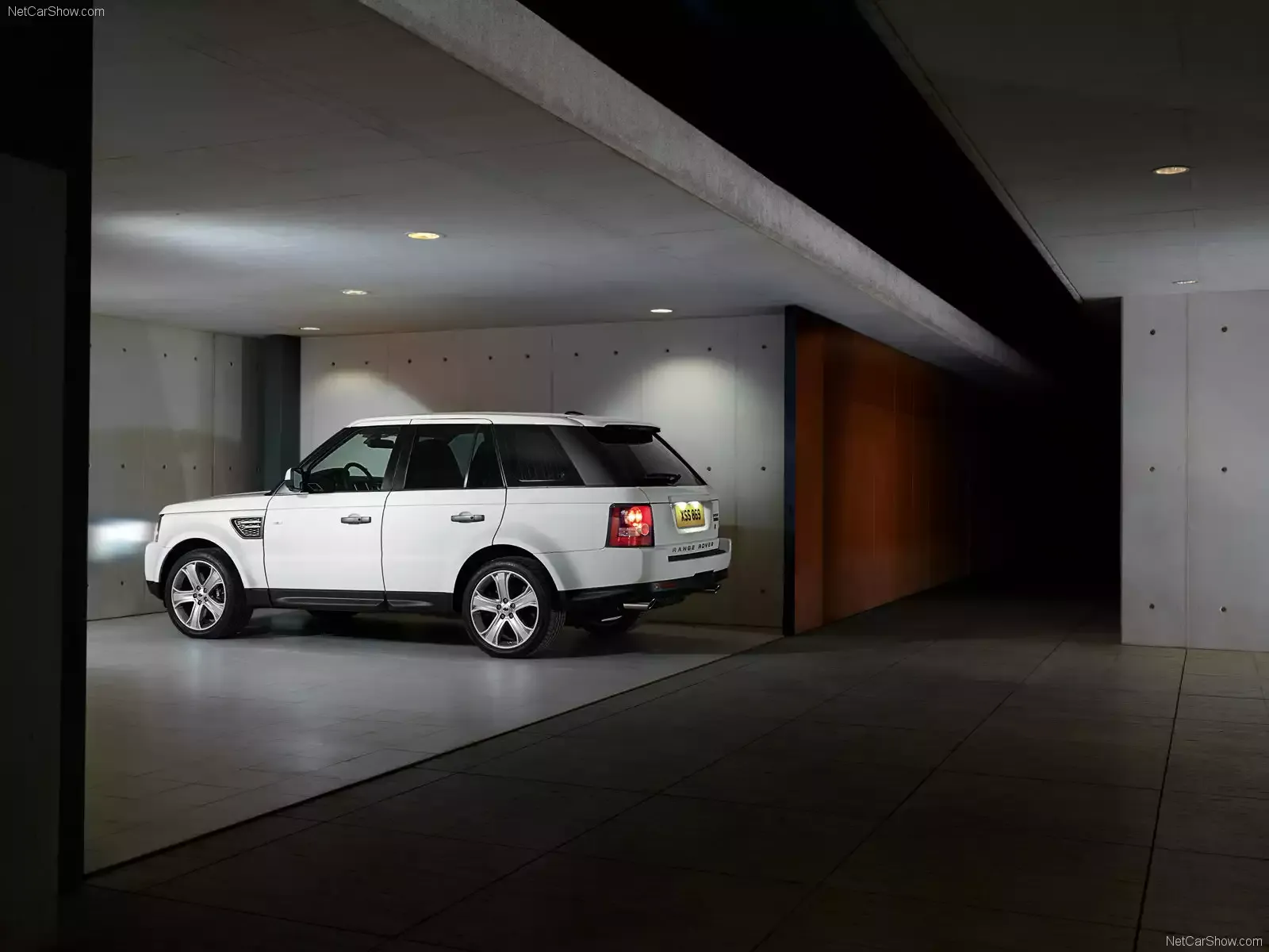 Hình ảnh xe ô tô Land Rover Range Rover Sport 2010 & nội ngoại thất
