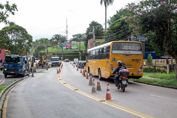 PREFEITURA DE CURITIBA FAZ CORREÇÃO GEONÉTRICA PARA MELHORAR O TRÂNSITO NA RUA MATEUS LEME