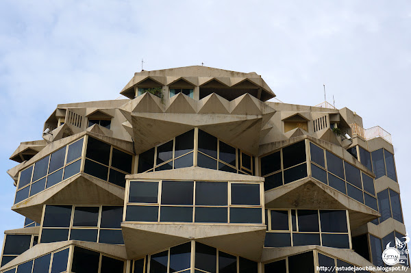 Tarragona (Spain) - Bureaux du port - Port of Tarragona offices  Architecte: Josep Maria Garreta i Cusidó  Construction: 1978