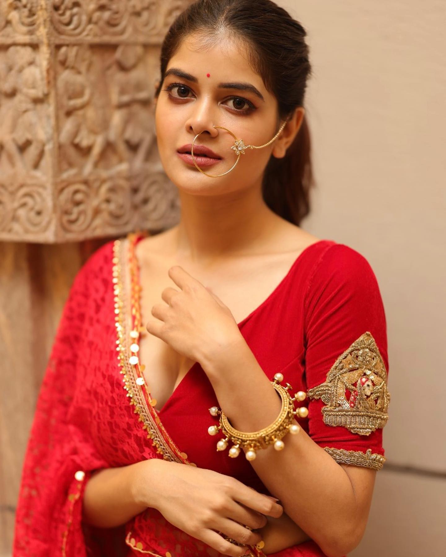 Madhumita-Sarcar-looks-alluring-in-Red-Leheng-See-the-pictures-06-Bengalplanet.com