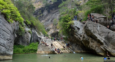 keindahan danau sanghyang heuleut jawa barat