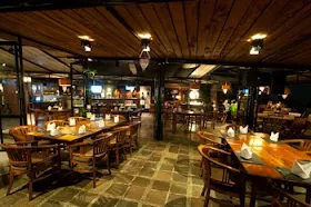 Daftar Tempat Makan Romantis di Bandung yang Bisa Dijadikan Pilihan