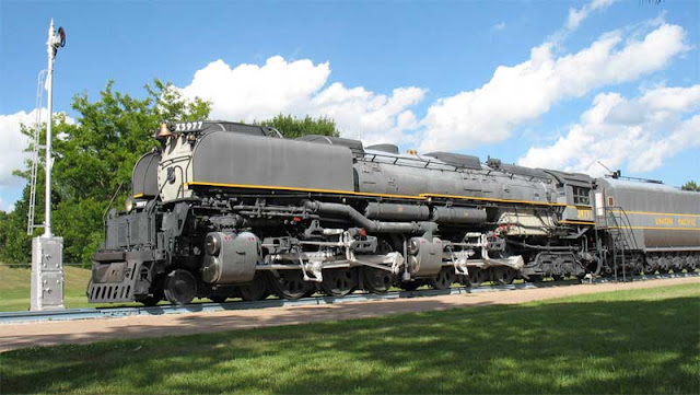 Gambar Kereta Api Union Pacific Challenger 4-6-6-4 3977 01