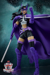MAFEX Huntress (Batman: Hush Ver.) 02