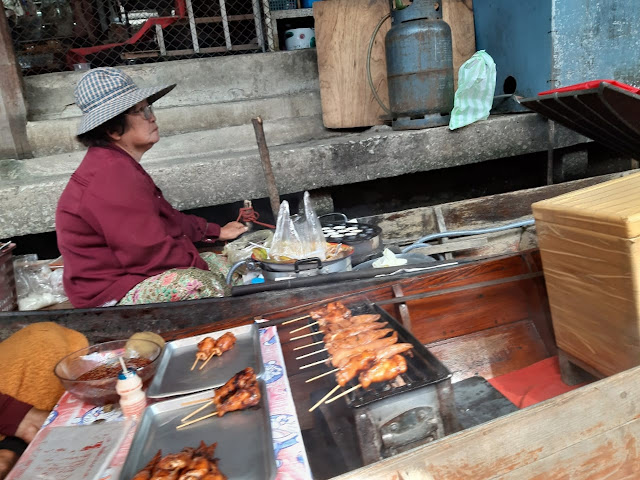 Pasar Terapung Damnoen Saduak