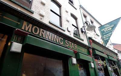 Photo of the front of The Morning Star in Belfast's Pottingers Entry