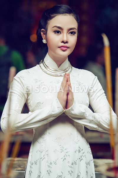 julia-ho-dam-tham-ao-dai-xua (2)