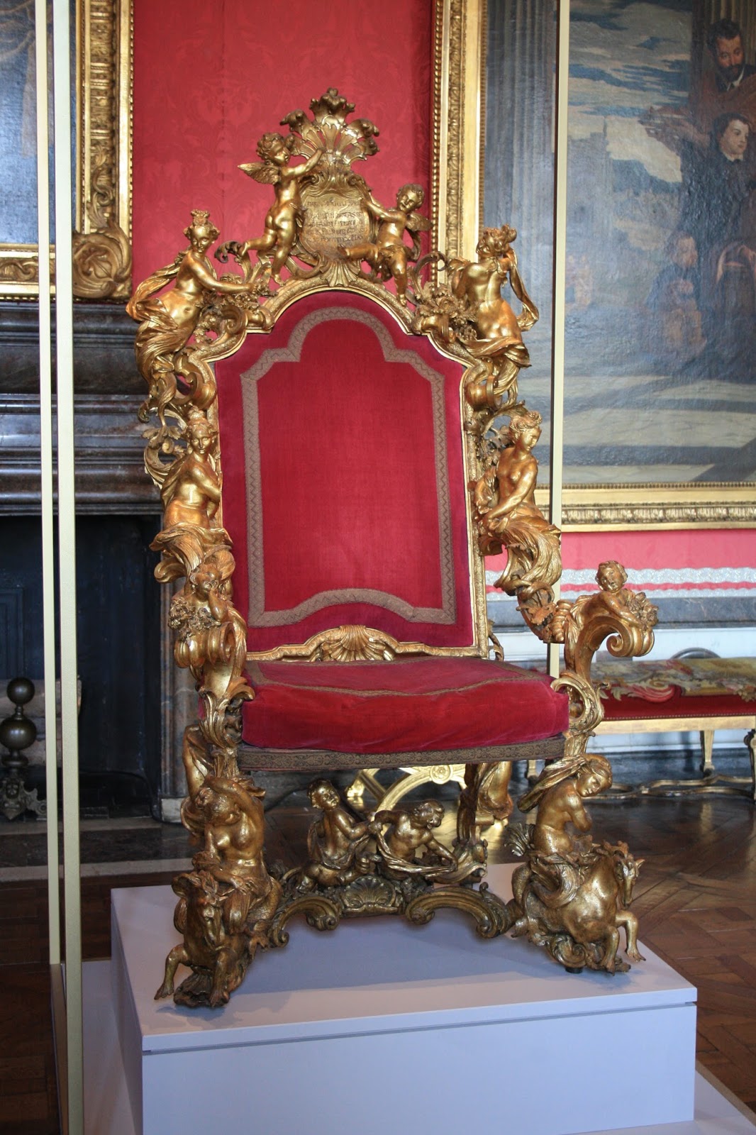 A Short History of Chairs Part II - Kings and Queens usher ...