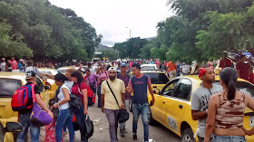 Crossing from Colombia into Venezuela at Puente Internacional Simón Bolívar near San Antonio.