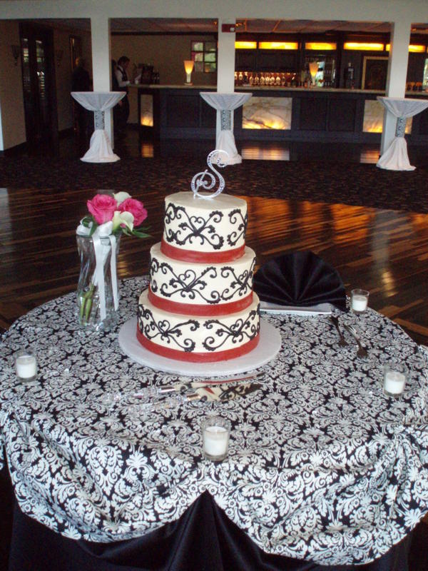  this July wedding with Waverly Black and Ivory Damask Table Linens