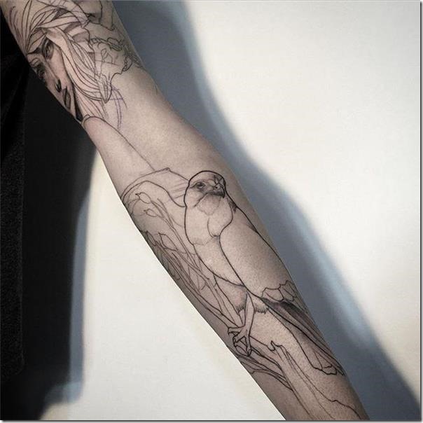 tatuaje-de-contorno-con-trazos-sutiles tatuaje-de-contorno-con-trazos-sutiles