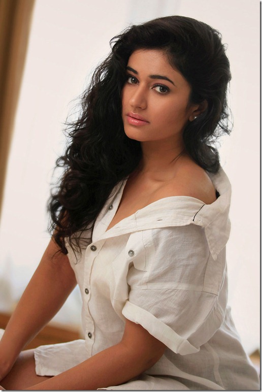 Poonam Bajwa hot Photo shoot stills gallery