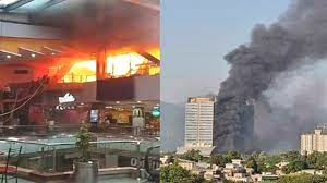A sizable fire started at the Islamabad Centaurus Mall.