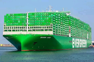 Evergreen-ship-stuck-Evergreen-ship-size-now-price-owner-how-many-containers-Biggest-tracking-meme