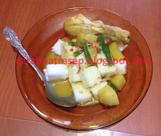 Gambar Lontong Magicom Dengan Opor Ayam Kentang, Buncis.