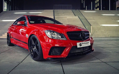 Mobil Mercedes Benz elegan sporty red