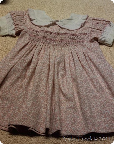 Zoeis Dress Auntie Nellie made her (2)