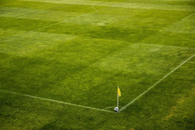 campo futebol escanteios