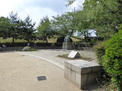 天保山公園の西村捨三翁顕彰碑