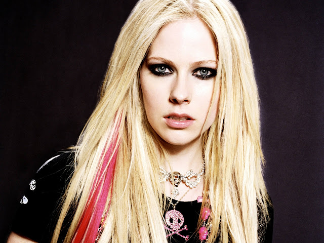 Avril Lavigne Hot Pictures