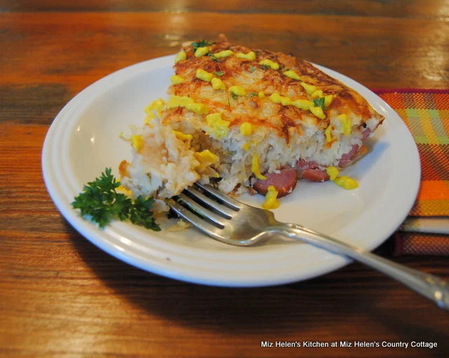 Oktoberfest Pie at Miz Helen's Country Cottage