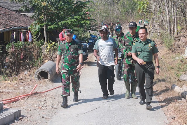 DANREM 074/WRT TINJAU PEKERJAAN TMMD SENGKUYUNG THP II Di DESA PENGKOL, NGUTER, SUKOHARJO