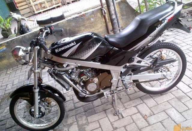 Modifikasi Motor Ninja SS Hitam