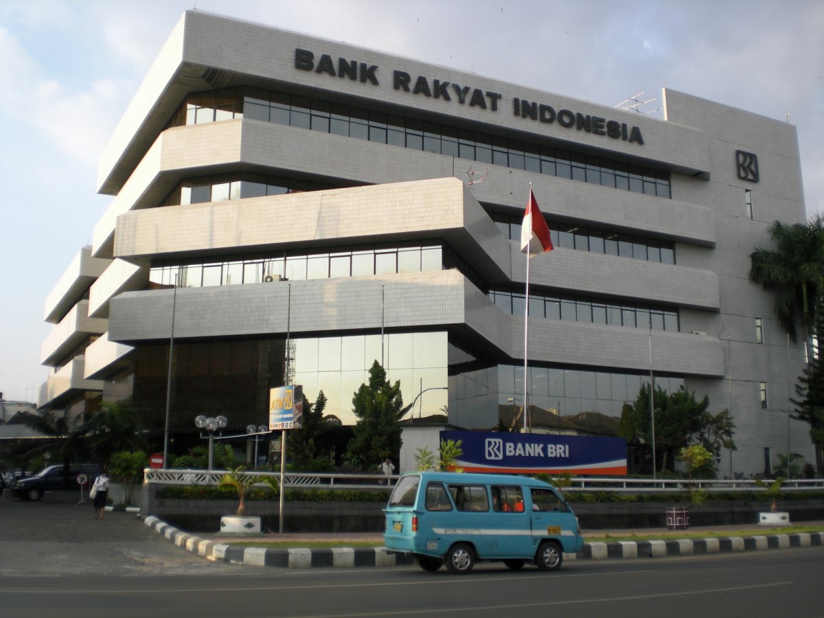 Lowongan Kerja Terbaru Bank Rakyat Indonesia BRI Untuk Lulusan S1 