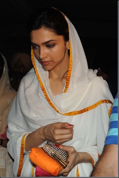 Deepika Padukone visited Golden Temple3