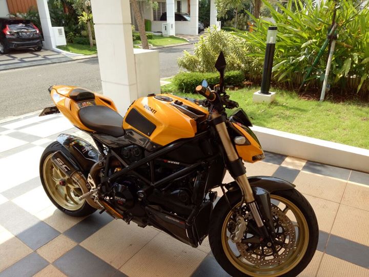 JUAL MOGE  BEKAS Ducati  Street Fighter 2012 BEKASI 