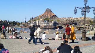 Tokyo Disney Sea kembali dibuka untuk umum