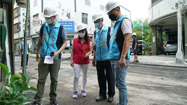 ▲鹿港鎮長許志宏期許完工後，能帶給鄉親們一個安全舒適的用路空間。（圖／記者林明佑翻攝）