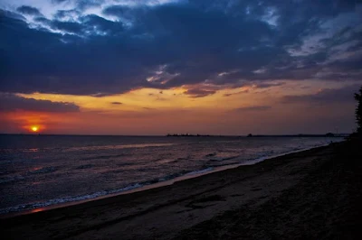 matahari terbenam pantai puteri melaka