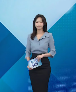 20250617 장수연 아나운서 검정색 미니스커트 하이힐 예쁜 블라우스