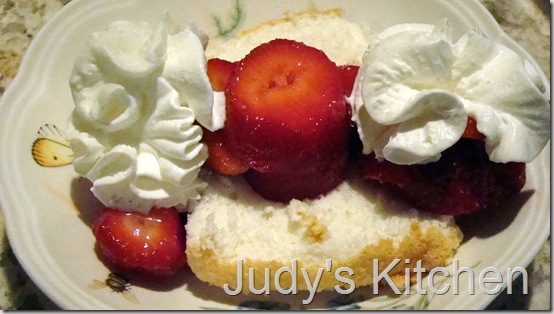 angel food cake with strawberries (6)