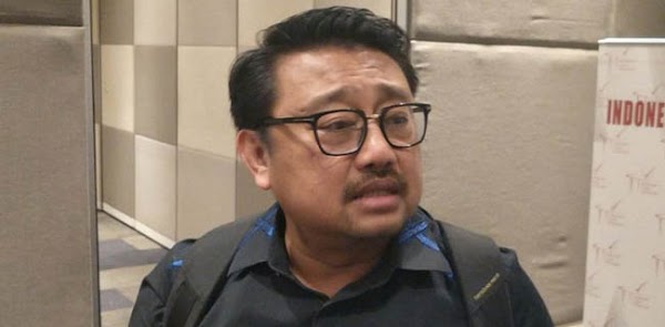 Serang Ngabalin, Rachland Nashidik: Anda Yang Di Istana Sampah Otoriterisme!