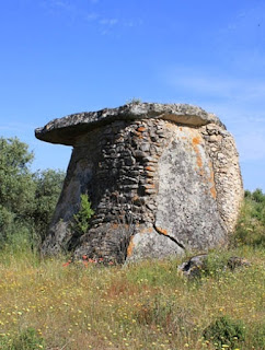 MENHIR / Anta dos Pombais, Castelo de Vide, Portugal