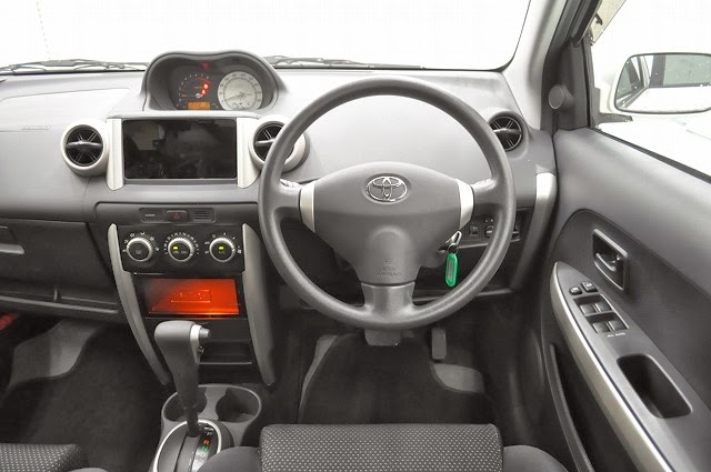 2005 Toyota IST 1.3F