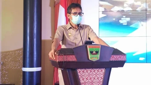 Irwan Prayitno Terima Penghargaan Tokoh Inspiratif Penyiaran 2020 dari KPID Sumbar