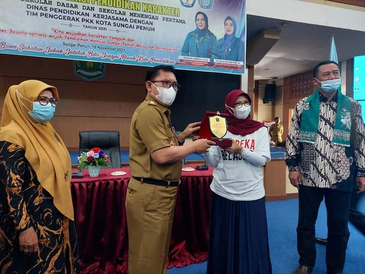 Wako Ahmadi Buka Seminar Pendidikan Karakter