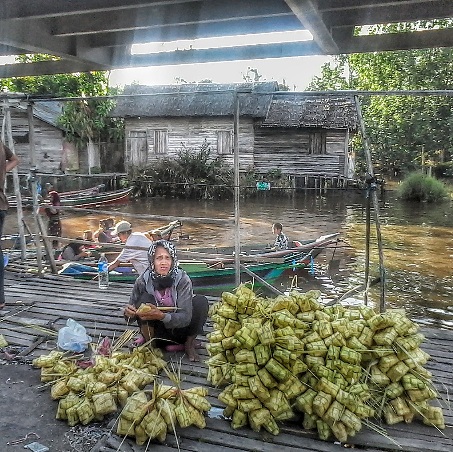 Penju ketupat yang setiap hari selalu ada di pasar yang ada di Kalimantan Selatan