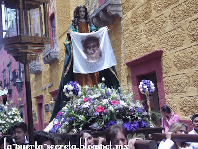 Procesiones y Altares