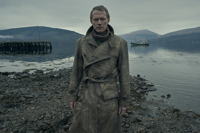 A Very British Scandal Paul Bettany Image 4