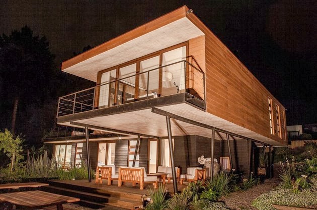Rumah Kontemporer dengan Desain Sederhana Dua Lantai  