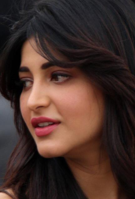 Shruti Haasan Twitter, News, Movies, Biography, News, Age & Photos